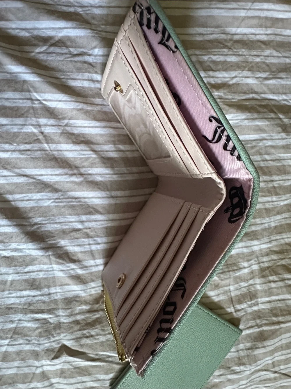 Juicy Couture compact card